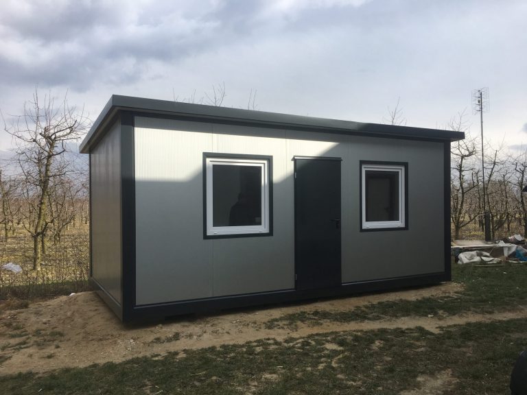 Budowanie nieruchomości z nowoczesnych płyt warstwowych
